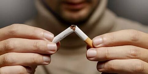 Arrêter de fumer peut rêver de se débarrasser d'une mauvaise habitude. 